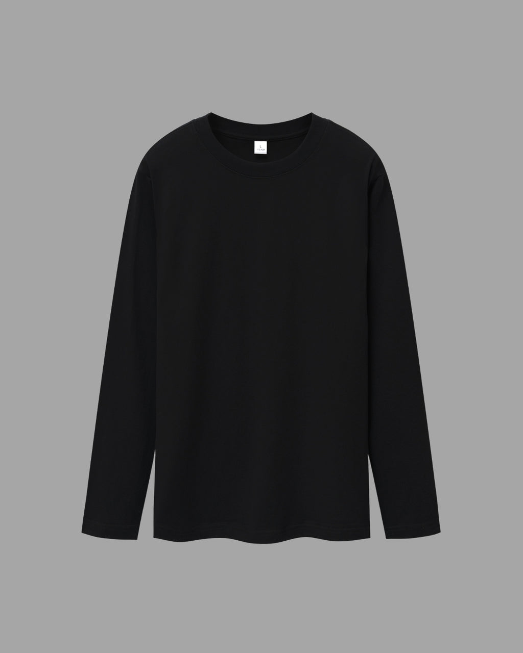 black long sleeve t-shirt with heavyweight and 100% cotton fabric, tailored fit
