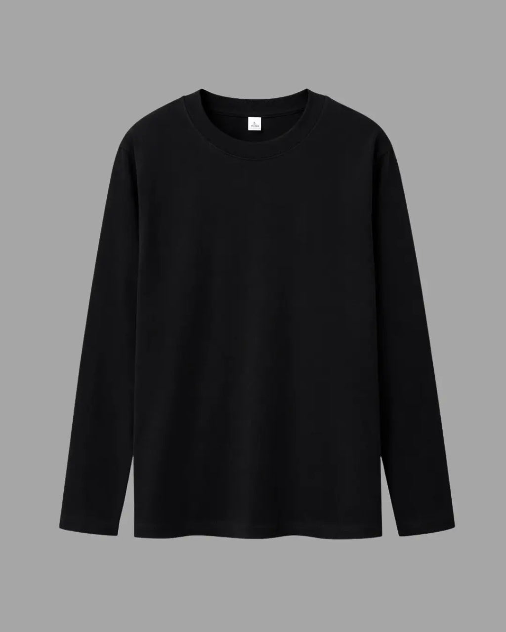 black long sleeve t-shirt with heavyweight and 100% cotton fabric, tailored fit